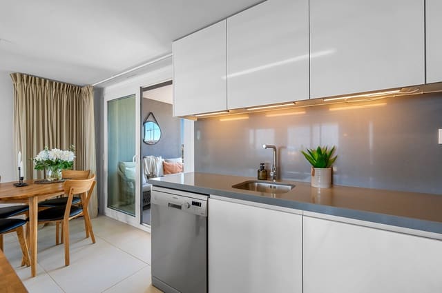 2 makuuhuone Ranta-asunto myytävänä paikassa Punta Prima, Torrevieja mukana uima-altaan - 599 000 € (Ref: 9356755)