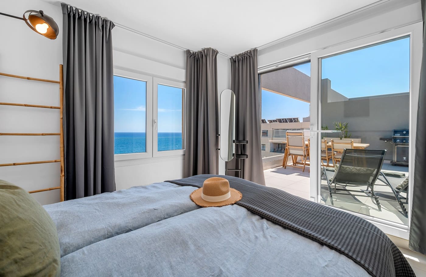 2 bedroom Beach Apartment for sale in Punta Prima with pool - € 599,000 (Ref: 9356755)