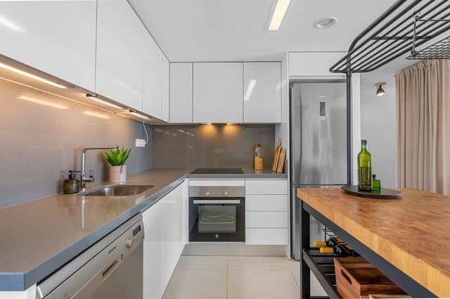 2 makuuhuone Ranta-asunto myytävänä paikassa Punta Prima, Torrevieja mukana uima-altaan - 599 000 € (Ref: 9356755)