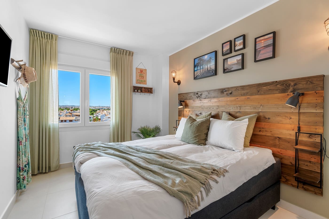 2 bedroom Beach Apartment for sale in Punta Prima with pool - € 599,000 (Ref: 9356755)