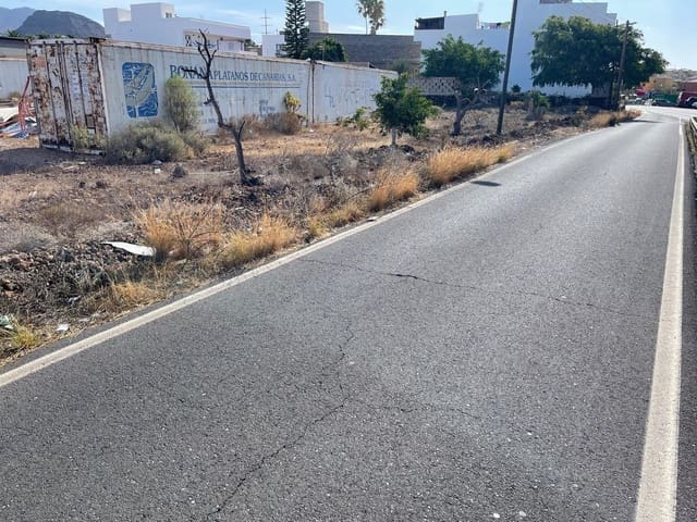 Bouwgrond te koop in Parque de la Reina, Arona - € 2.300.000 (Ref: 7566588)