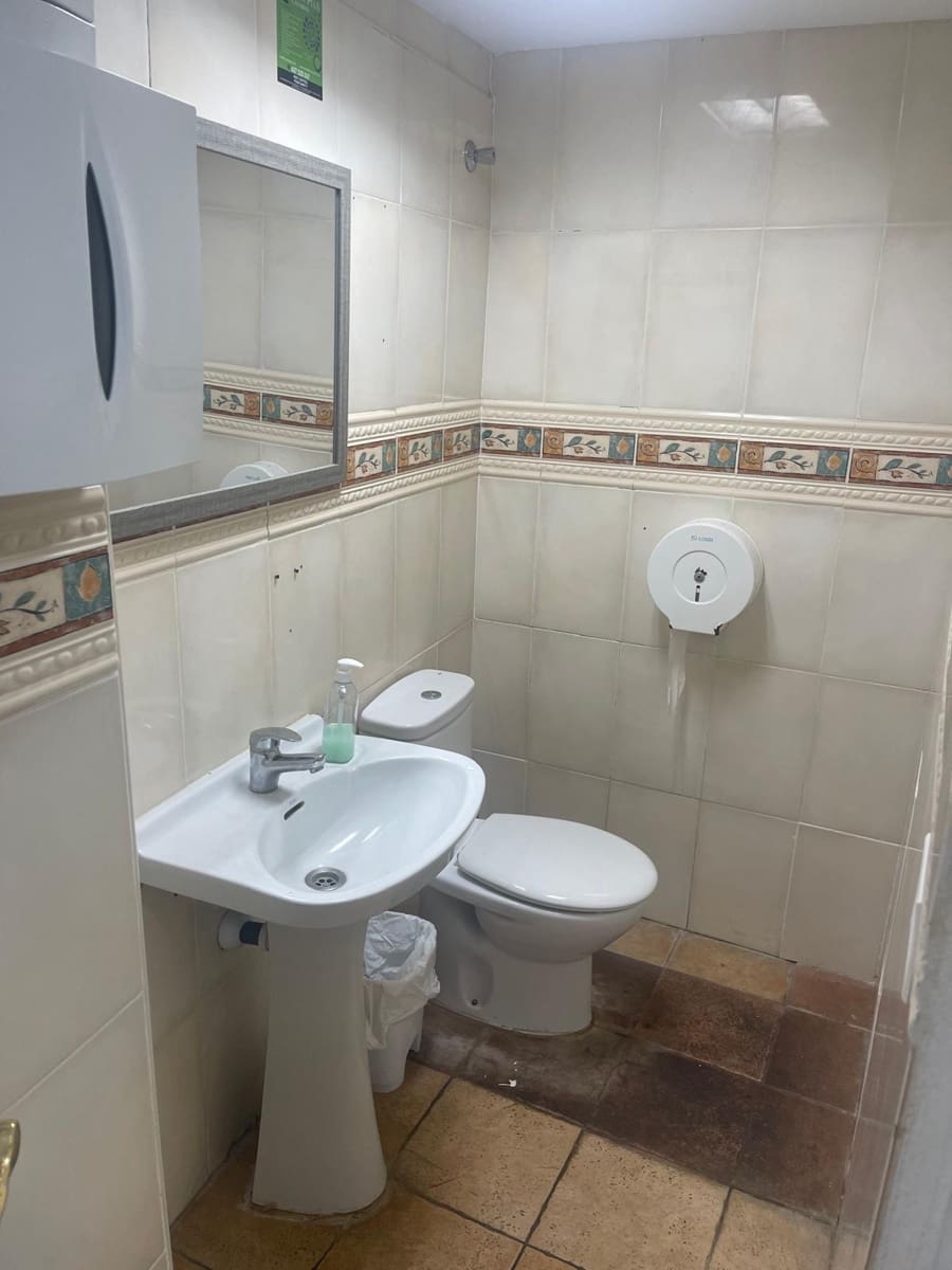 Komercyjne do wynajęcia w San Miguel de Abona - 4 500 € (Ref: 8670304)