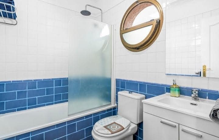 4 bedroom Apartment for sale in El Medano with garage - € 749,000 (Ref: 8844586)