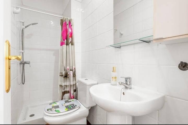 4 bedroom Apartment for sale in El Medano with garage - € 749,000 (Ref: 8844586)