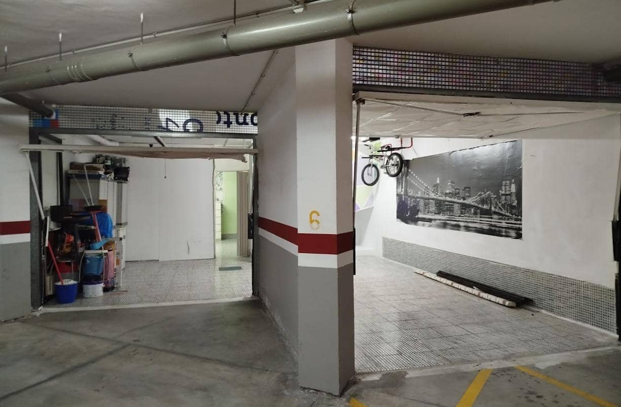 4 bedroom Apartment for sale in El Medano with garage - € 749,000 (Ref: 8844586)