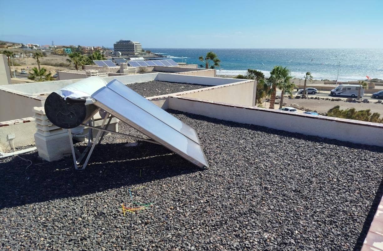 4 bedroom Apartment for sale in El Medano with garage - € 749,000 (Ref: 8844586)