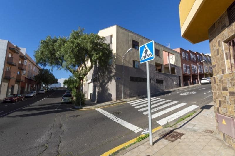 Local Commercial à vendre à Santa Cruz de Tenerife - 250 000 € (Ref: 8888217)
