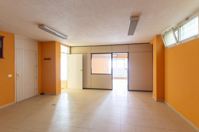 Erhverv til salg i San Cristobal de La Laguna - € 296.000 (Ref: 8888218)