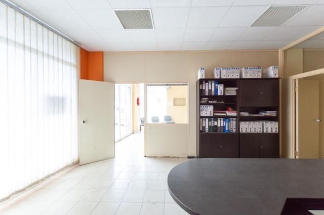 Erhverv til salg i San Cristóbal de La Laguna - € 296.000 (Ref: 8888218)