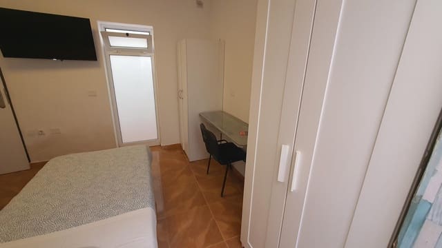 1 soveværelse Lejlighed til leje i San Cristóbal de La Laguna - € 700 (Ref: 9159617)