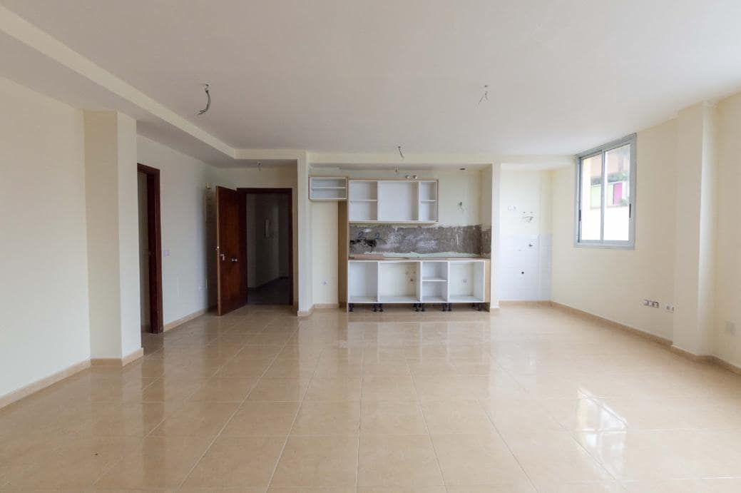 2 soveværelse Lejlighed til salg i Los Realejos med garage - € 165.000 (Ref: 9375459)