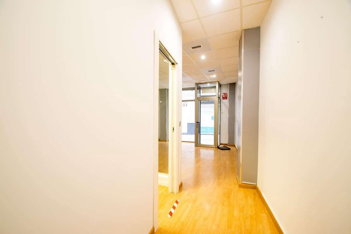 Commercial for rent in Centro, Granada city € 700 (Ref 7502071)