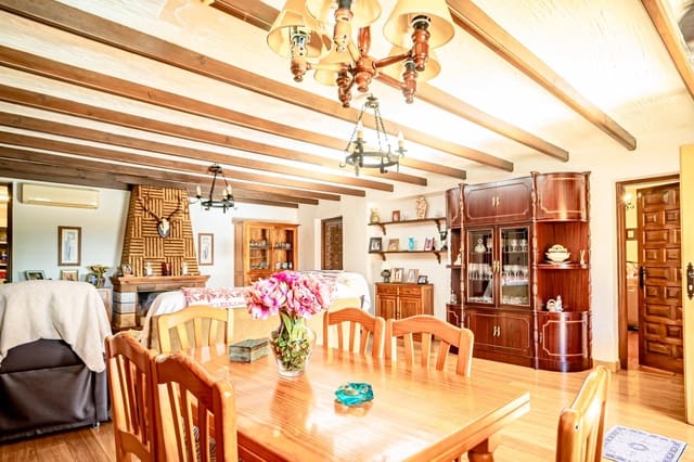 5 chambre Villa/Maison à vendre à Benidorm avec piscine garage - 799 000 € (Ref: 10138963)