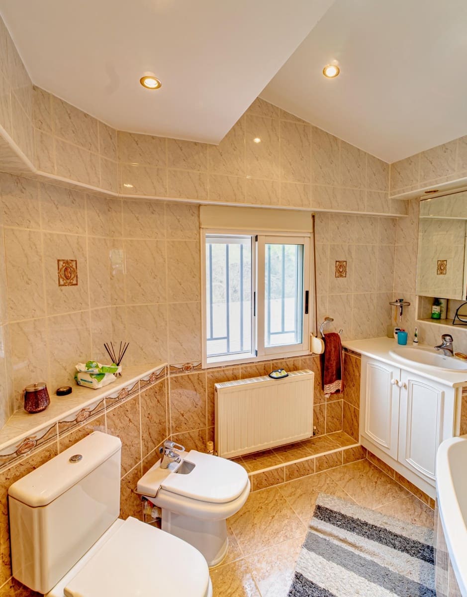 2 sypialnia Finka/Dom wiejski na sprzedaż w Confrides - 165 000 € (Ref: 8418652)