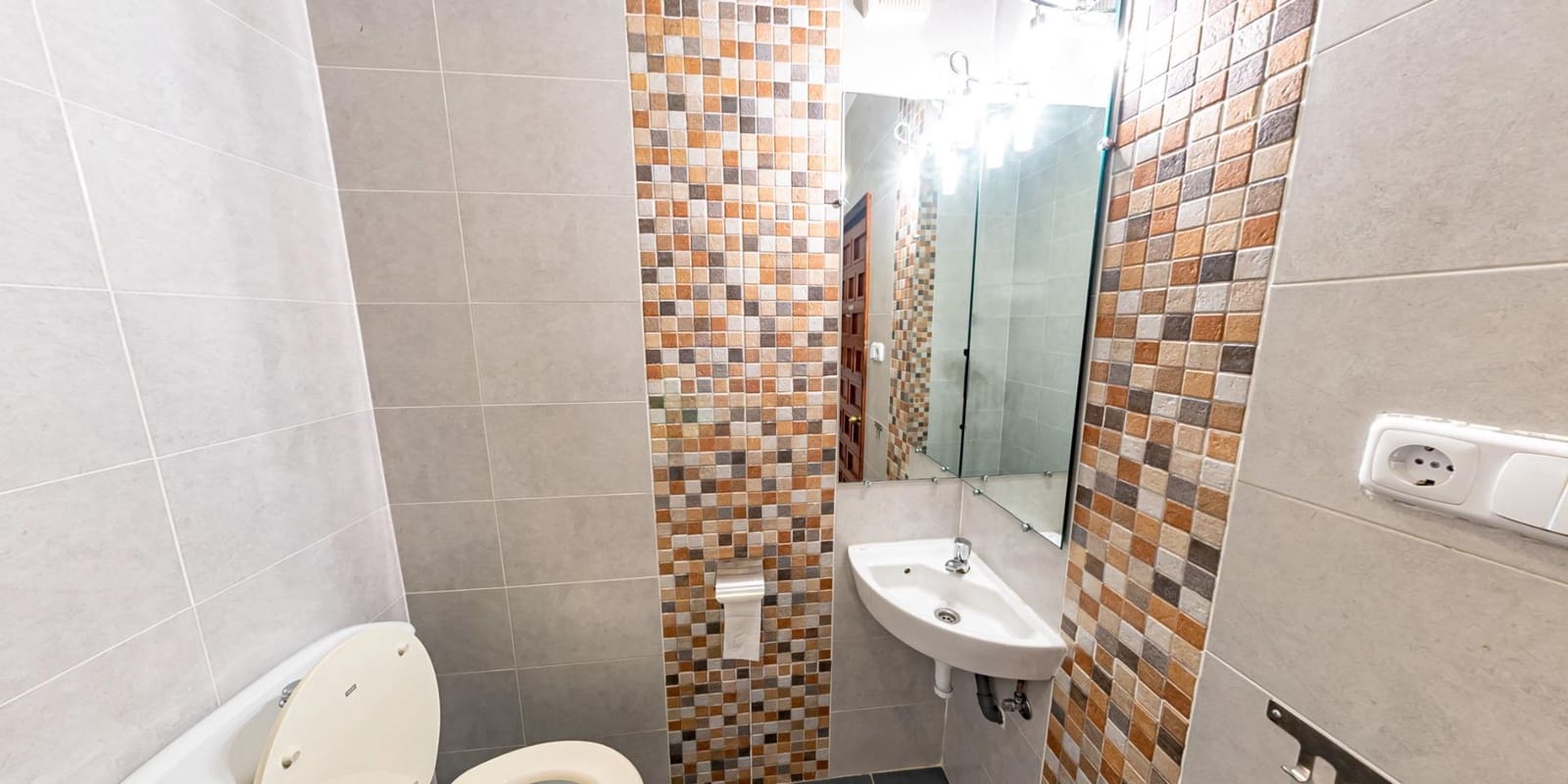 Chalet de 8 habitaciones en La Nucia en venta con piscina - 680.000 € (Ref: 8419483)