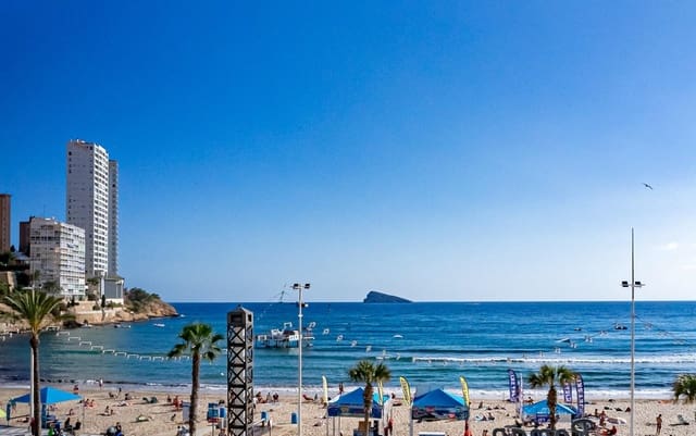 4 makuuhuone Huoneisto myytävänä paikassa Benidorm mukana uima-altaan - 650 000 € (Ref: 8419497)