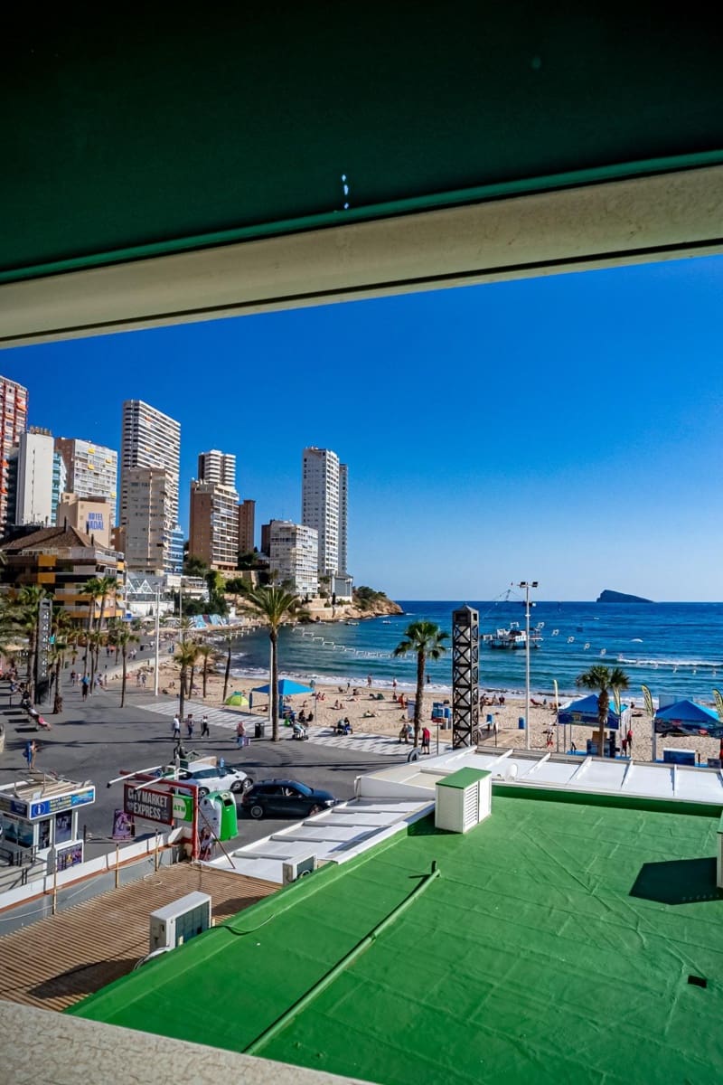 4 sovrum Lägenhet till salu i Benidorm med pool - 650 000 € (Ref: 8419497)