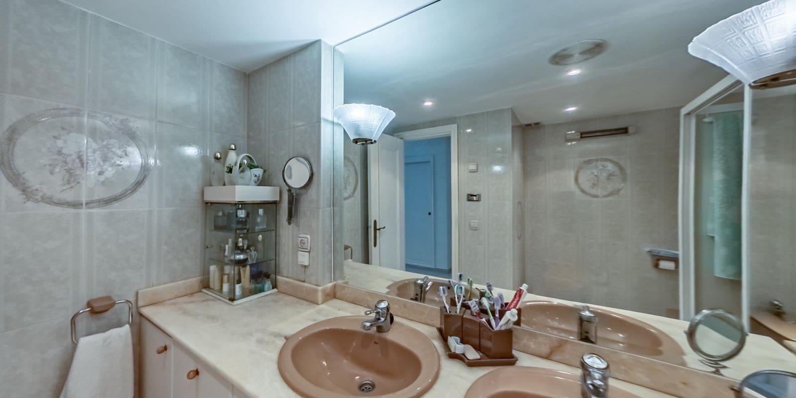 4 sovrum Lägenhet till salu i Benidorm med pool - 650 000 € (Ref: 8419497)