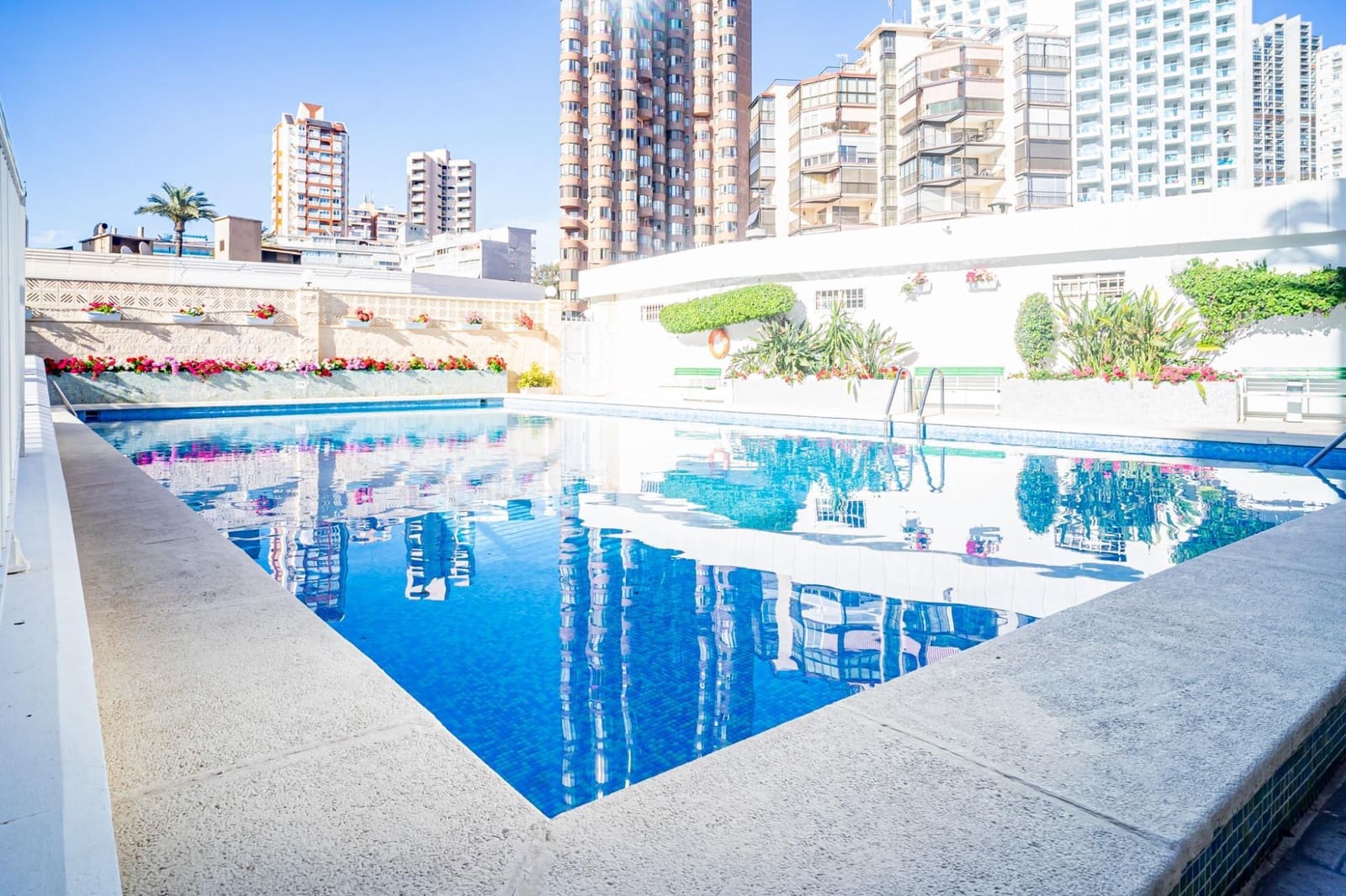 4 sovrum Lägenhet till salu i Benidorm med pool - 650 000 € (Ref: 8419497)