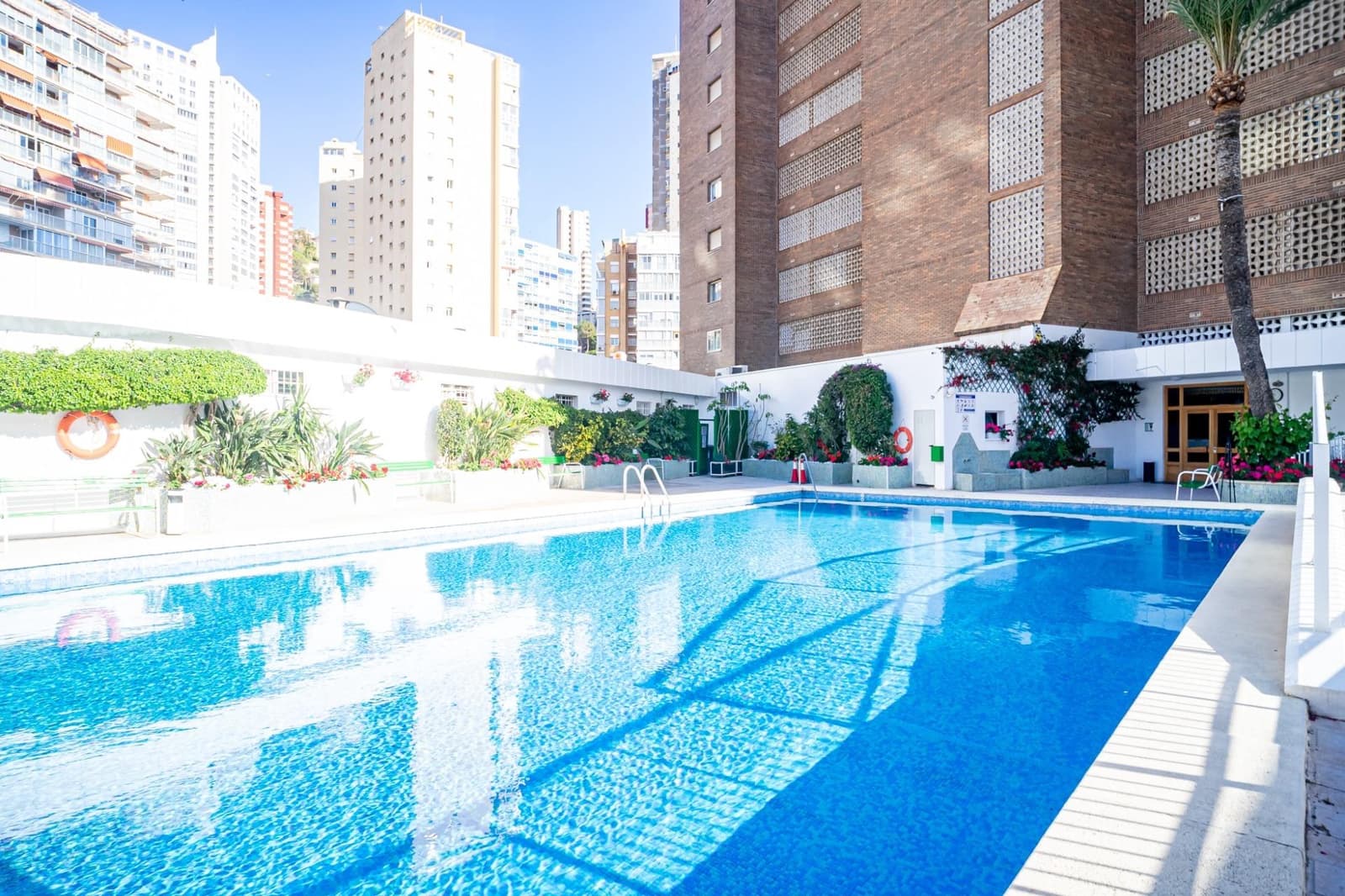 4 sovrum Lägenhet till salu i Benidorm med pool - 650 000 € (Ref: 8419497)