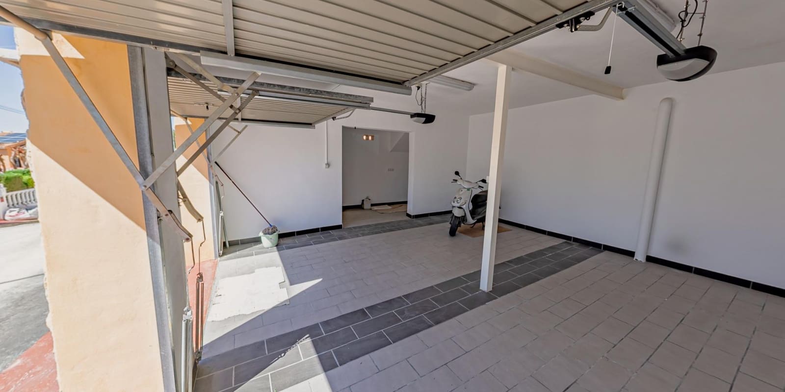 3 soveværelse Villa til salg i Alfaz del Pi / L'Alfas del Pi med swimmingpool garage - € 745.000 (Ref: 8421334)