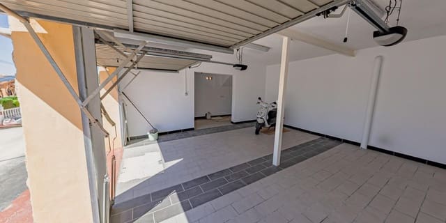 3 soveværelse Villa til salg i Alfaz del Pi / L'Alfàs del Pi med swimmingpool garage - € 745.000 (Ref: 8421334)