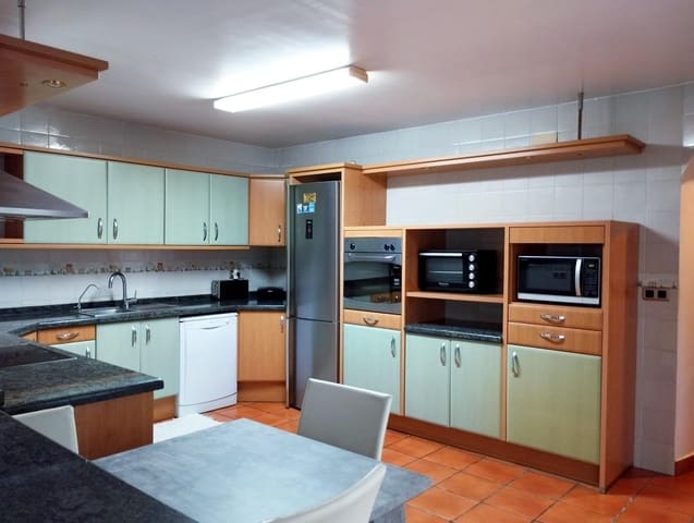 4 chambre Maison de Ville à vendre à Alfaz del Pi / L'Alfàs del Pi avec garage - 599 000 € (Ref: 8438761)