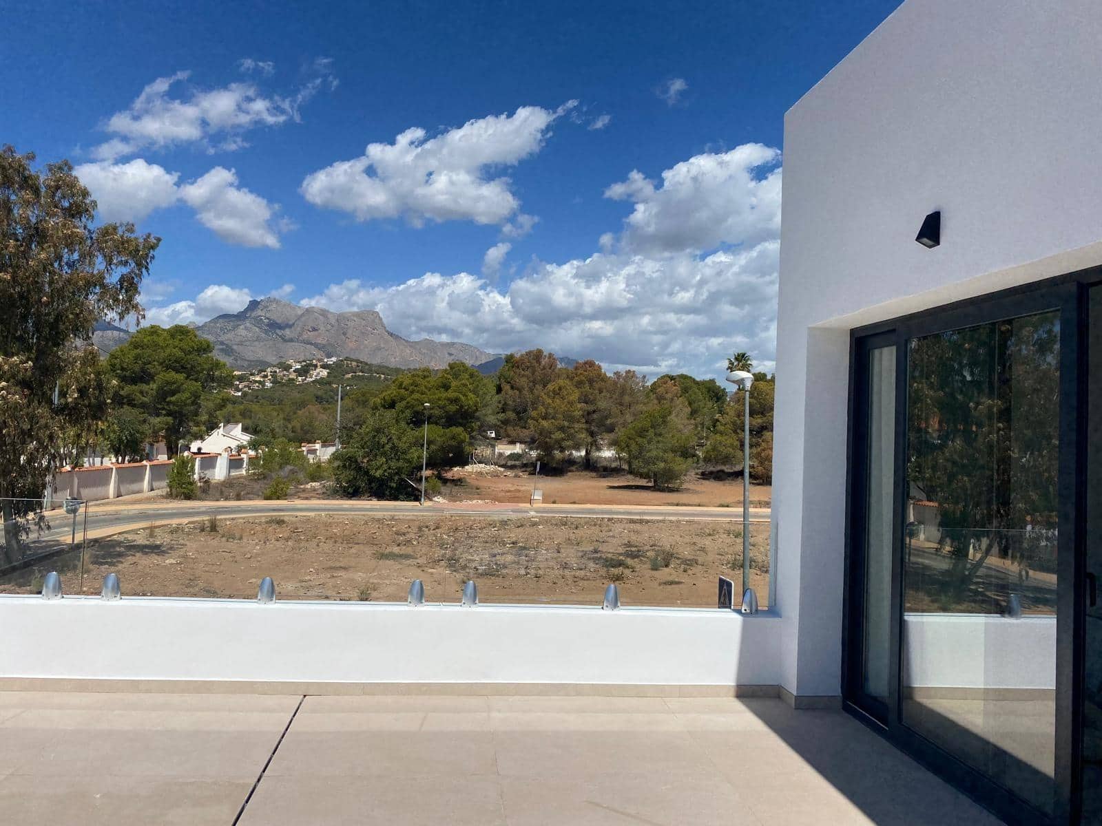 4 bedroom Villa for sale in La Nucia with pool - € 1,175,000 (Ref: 8455798)