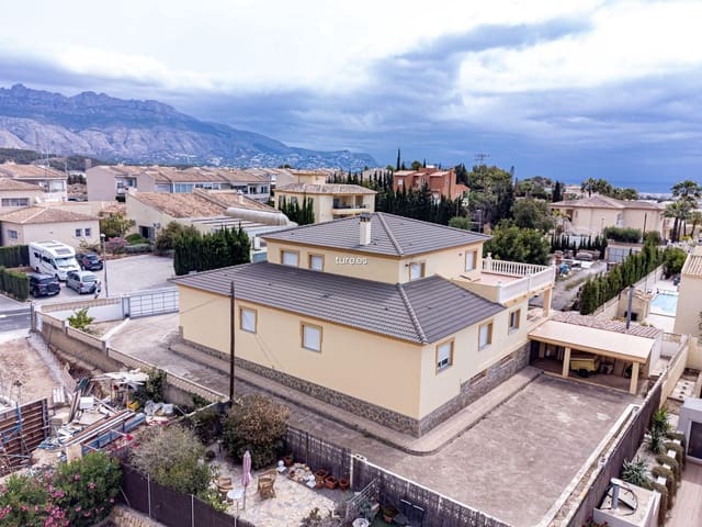 7 soveværelse Villa til salg i La Nucia med garage - € 850.000 (Ref: 8645648)