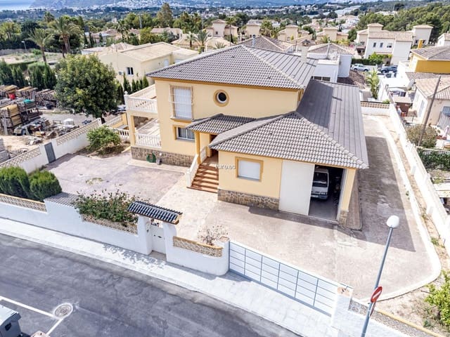 7 soveværelse Villa til salg i La Nucia med garage - € 850.000 (Ref: 8645648)