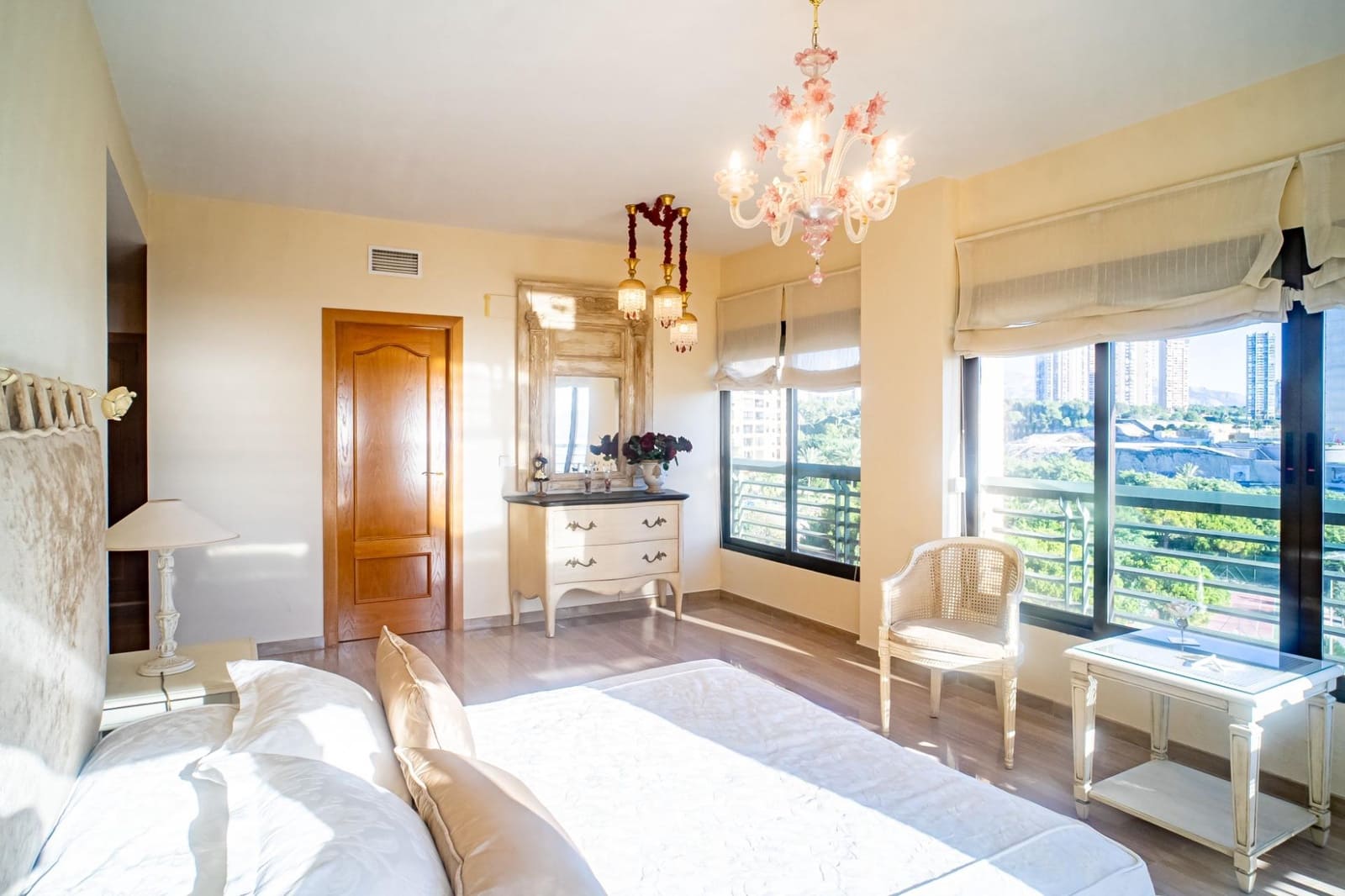 3 sypialnia Penthouse na sprzedaż w Benidorm z basenem - 995 000 € (Ref: 8699710)