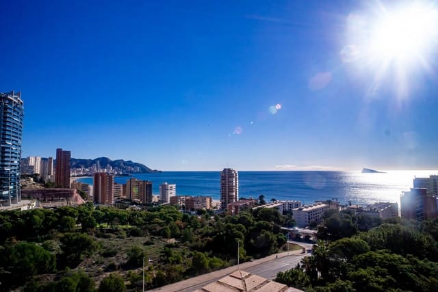 3 makuuhuone Kattohuoneisto myytävänä paikassa Playa Poniente, Benidorm mukana uima-altaan - 885 000 € (Ref: 8699710)