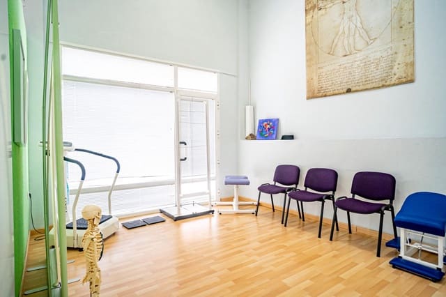 Commercial for sale in Alfaz del Pi / L'Alfàs del Pi - € 229,000 (Ref: 8896640)