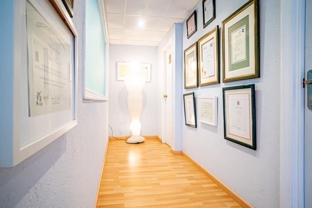 Commercieel te koop in Alfaz del Pi / L'Alfàs del Pi - € 229.000 (Ref: 8896640)