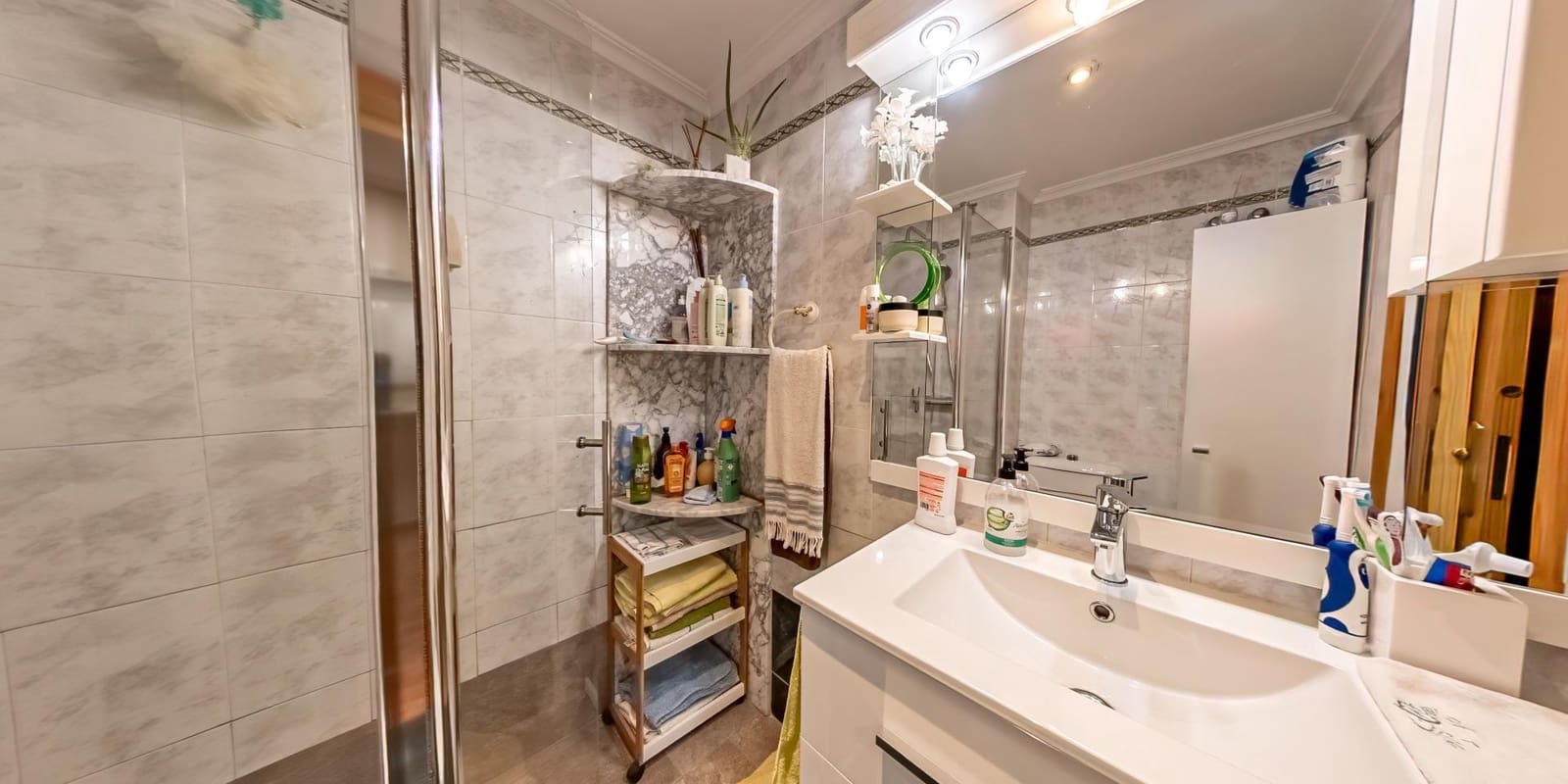 2 bedroom Apartment for sale in Benidorm with pool garage - € 215,000 (Ref: 8926445)