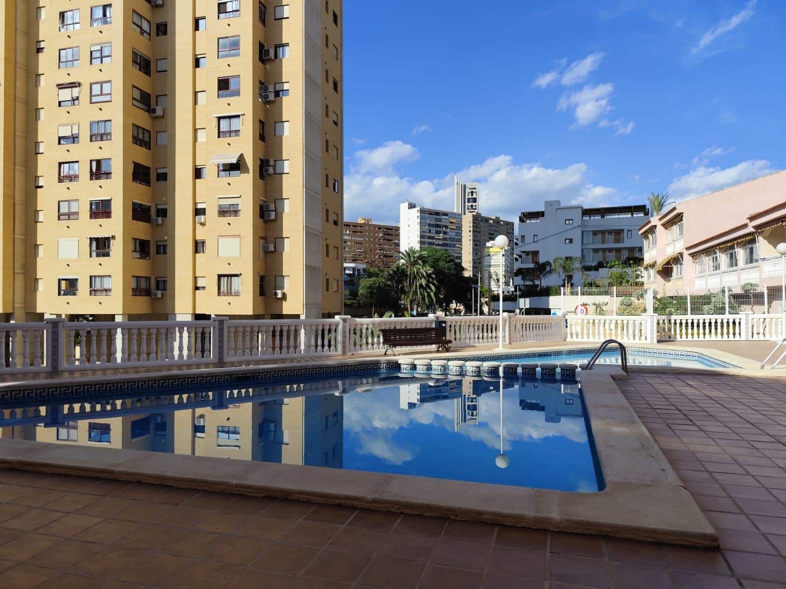 2 bedroom Apartment for sale in Benidorm with pool garage - € 215,000 (Ref: 8926445)