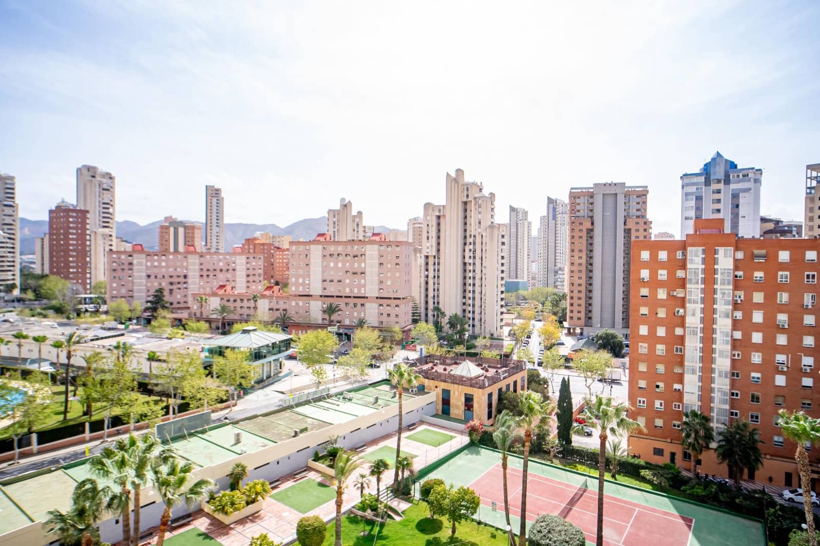 2 sypialnia Apartament na sprzedaż w Benidorm z basenem - 239 000 € (Ref: 8932136)