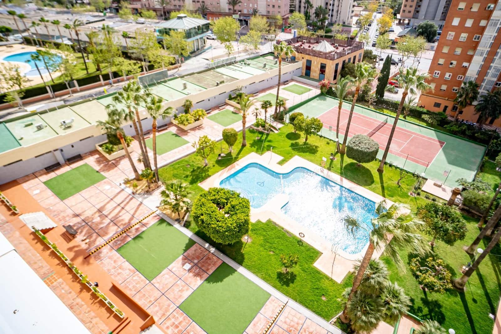 2 sypialnia Apartament na sprzedaż w Benidorm z basenem - 239 000 € (Ref: 8932136)