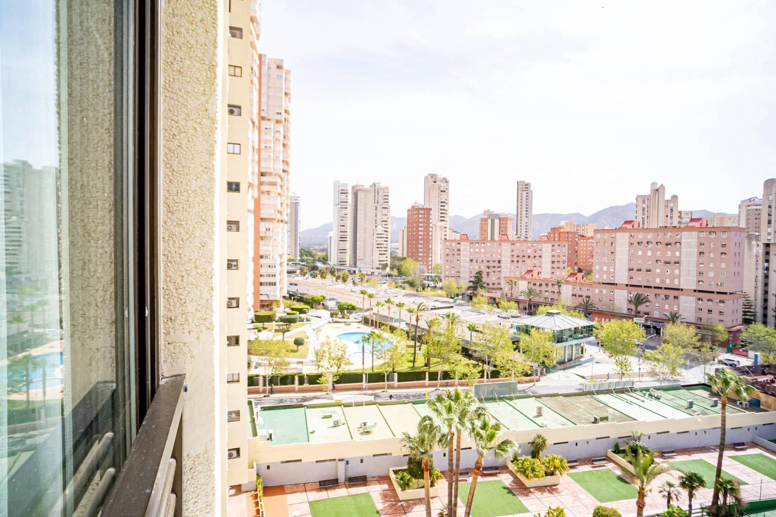 2 sypialnia Apartament na sprzedaż w Benidorm z basenem - 239 000 € (Ref: 8932136)