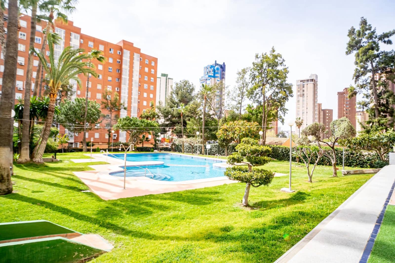 2 sypialnia Apartament na sprzedaż w Benidorm z basenem - 239 000 € (Ref: 8932136)