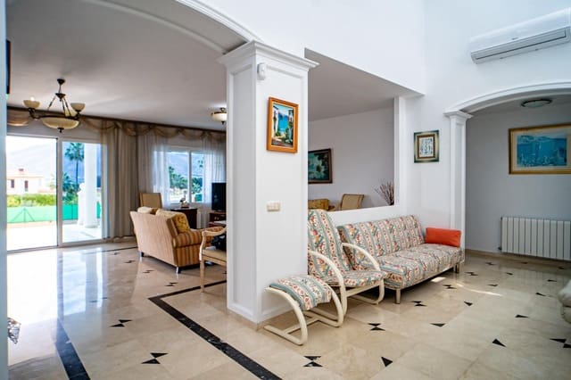 4 sovrum Villa till salu i Alfaz del Pi / L'Alfàs del Pi med pool garage - 1 199 000 € (Ref: 9008469)