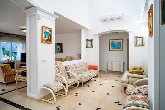 4 soverom Villa til salgs i Alfaz del Pi / L'Alfàs del Pi med svømmebasseng garasje - € 1 199 000 (Ref: 9008469)