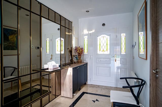 4 soverom Villa til salgs i Alfaz del Pi / L'Alfàs del Pi med svømmebasseng garasje - € 1 199 000 (Ref: 9008469)