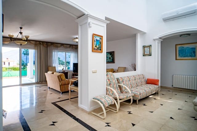 4 sovrum Villa till salu i Alfaz del Pi / L'Alfàs del Pi med pool garage - 1 199 000 € (Ref: 9008469)