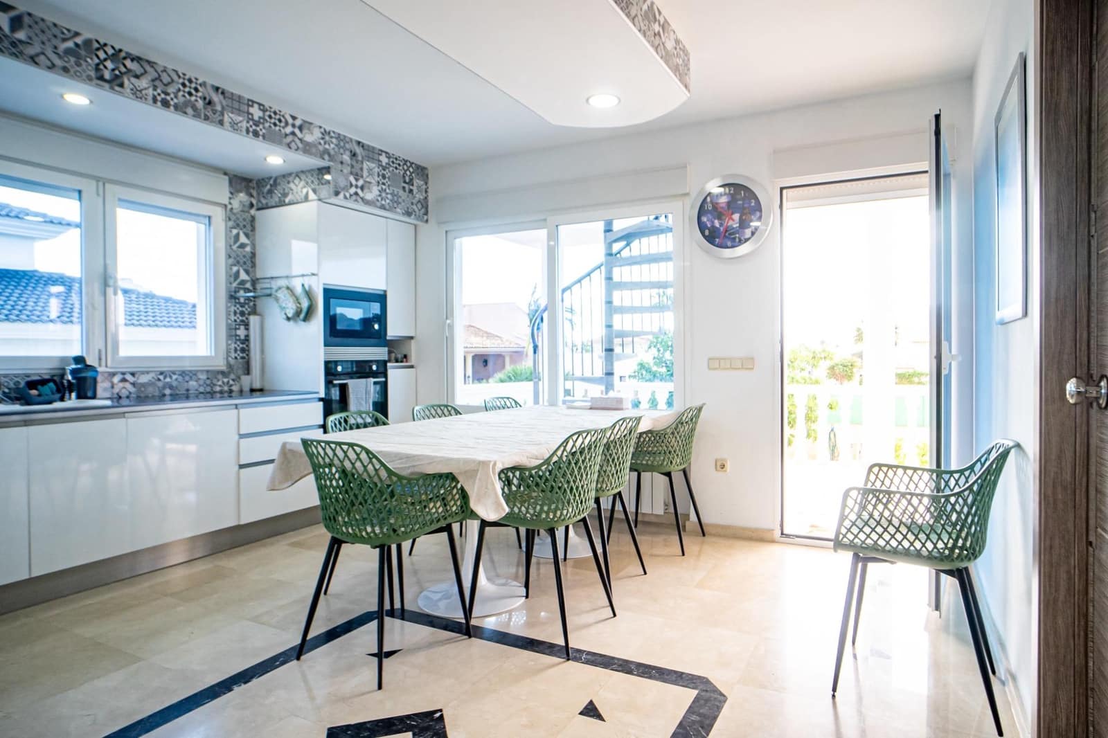 4 soveværelse Villa til salg i Alfaz del Pi / L'Alfas del Pi med swimmingpool garage - € 1.199.000 (Ref: 9008469)