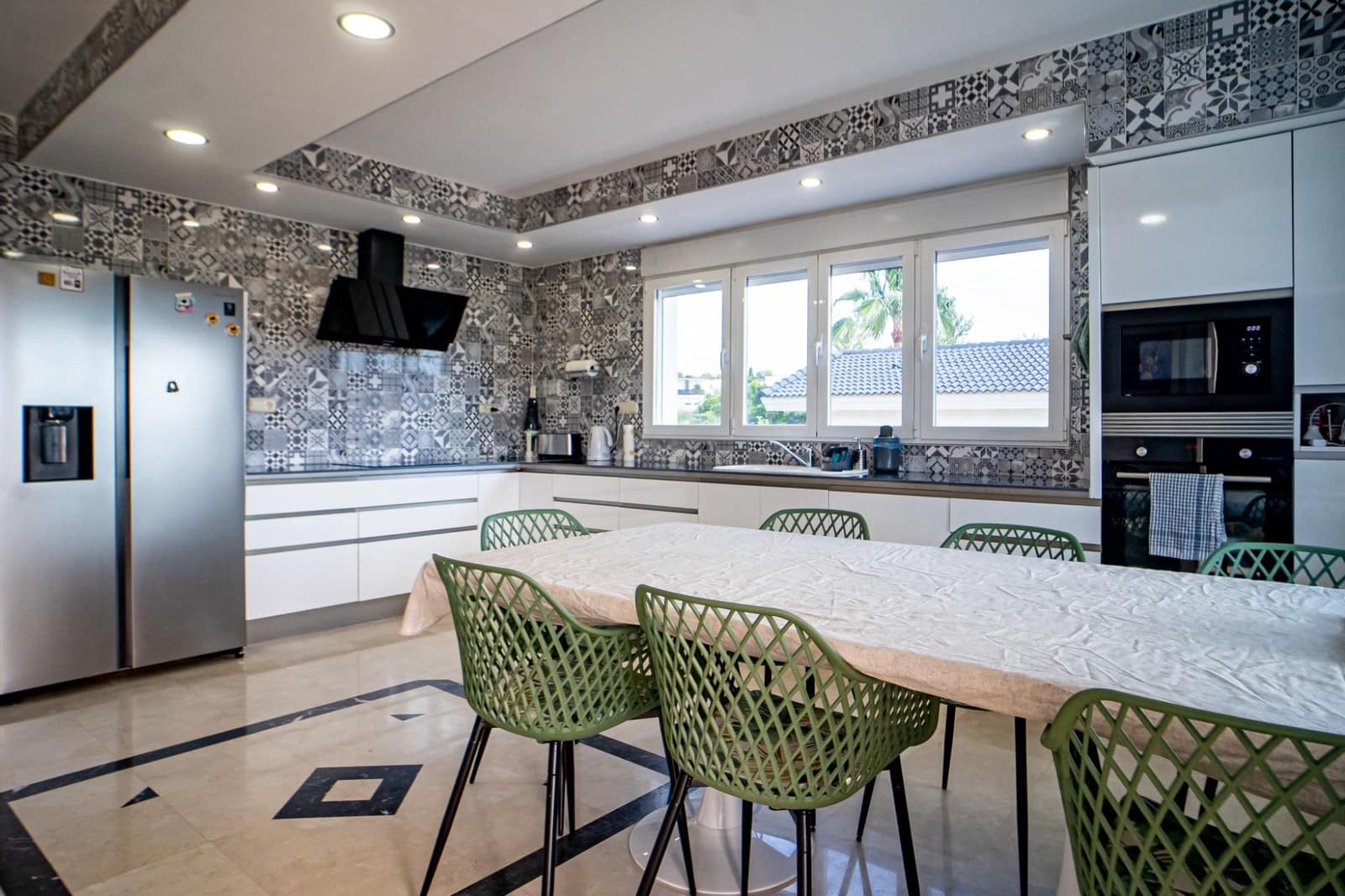 4 soveværelse Villa til salg i Alfaz del Pi / L'Alfas del Pi med swimmingpool garage - € 1.199.000 (Ref: 9008469)