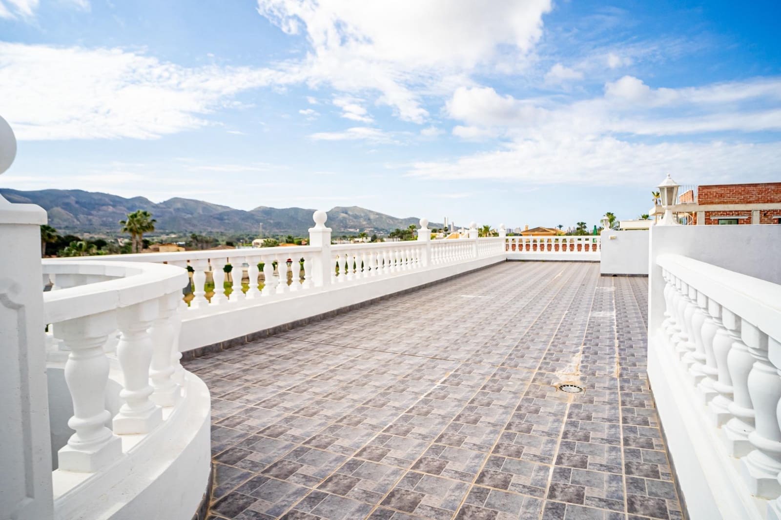 4 soveværelse Villa til salg i Alfaz del Pi / L'Alfas del Pi med swimmingpool garage - € 1.199.000 (Ref: 9008469)