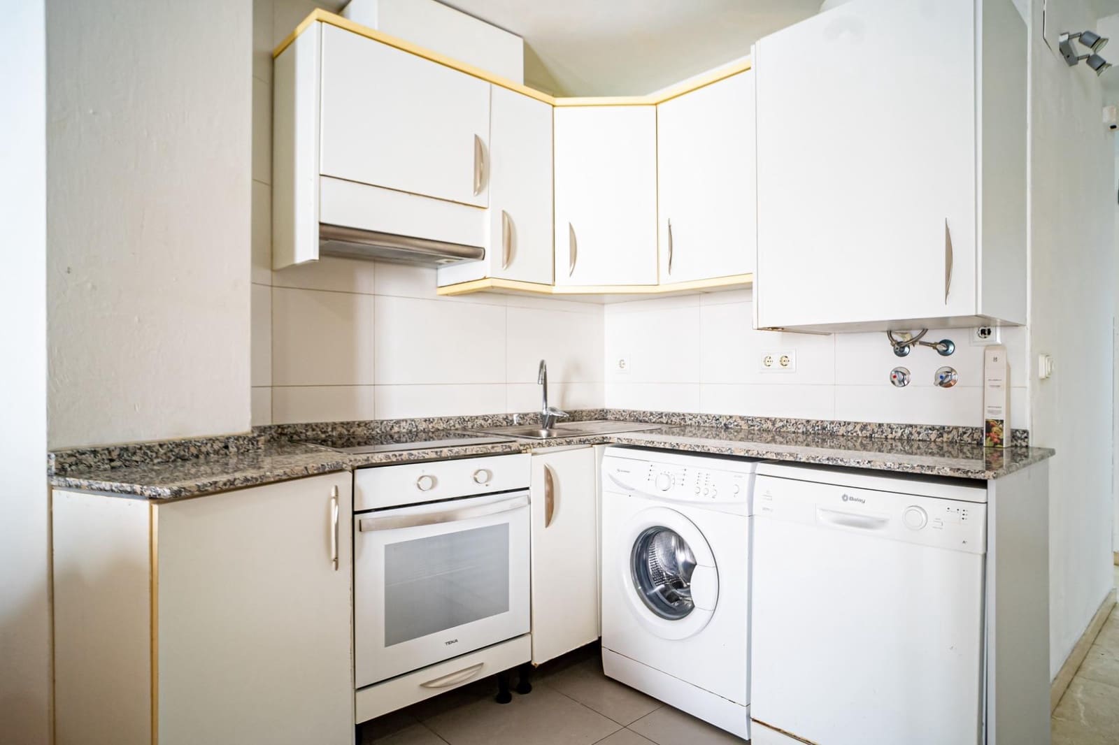 2 soveværelse Lejlighed til salg i Benidorm med garage - € 189.000 (Ref: 9165834)