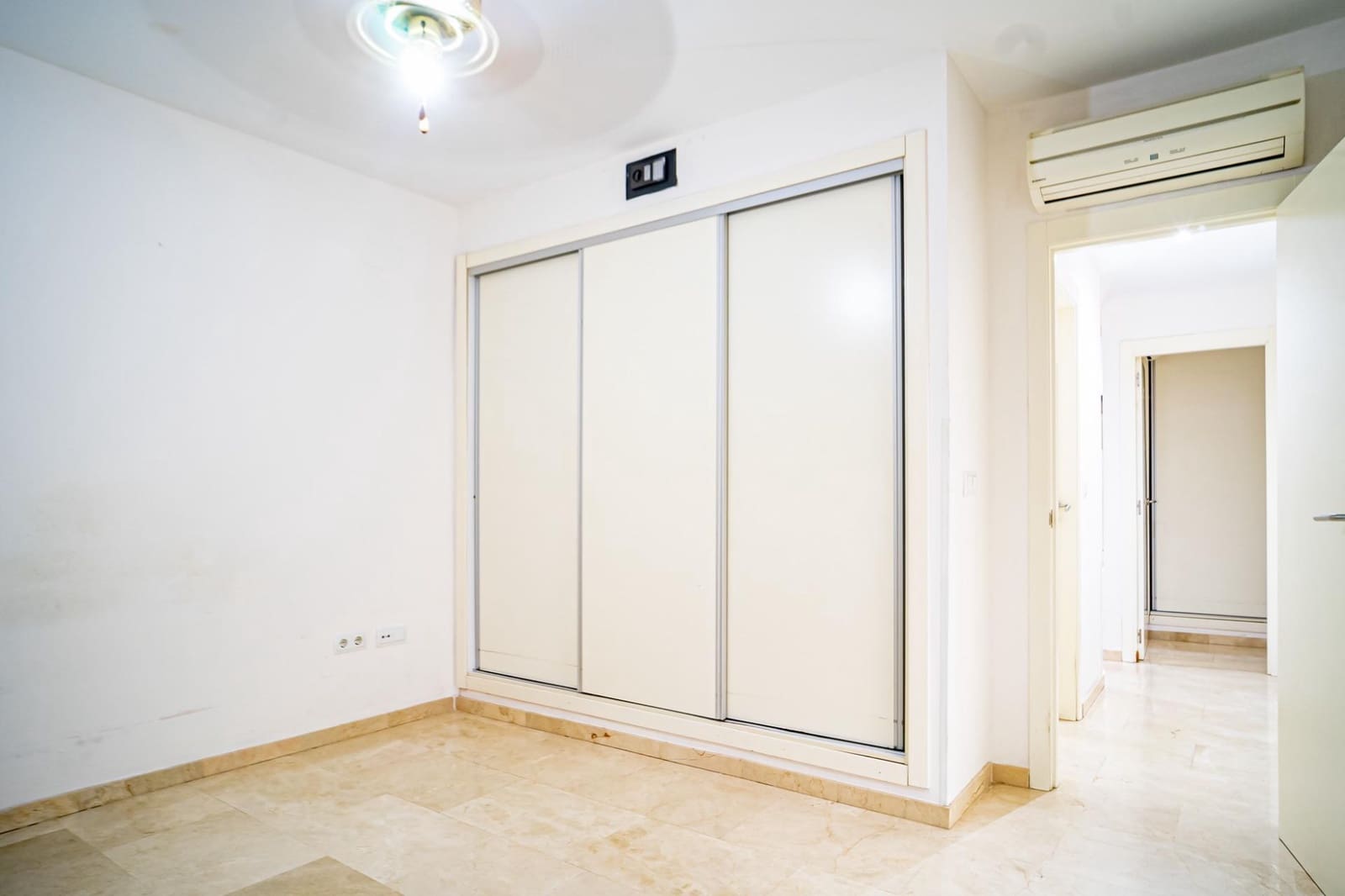 2 soveværelse Lejlighed til salg i Benidorm med garage - € 189.000 (Ref: 9165834)