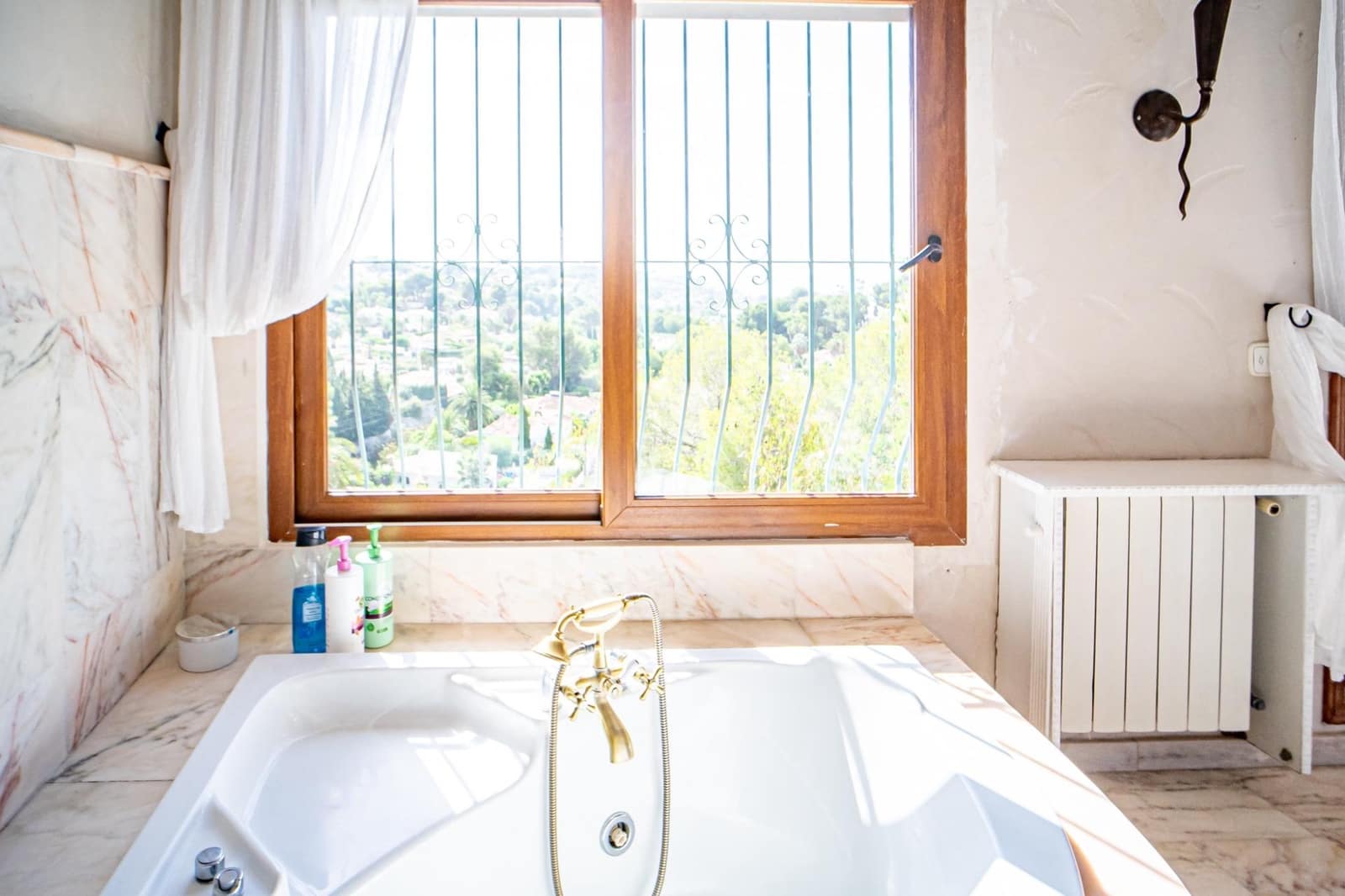 4 bedroom Villa for sale in Benissa with pool garage - € 730,000 (Ref: 9208376)